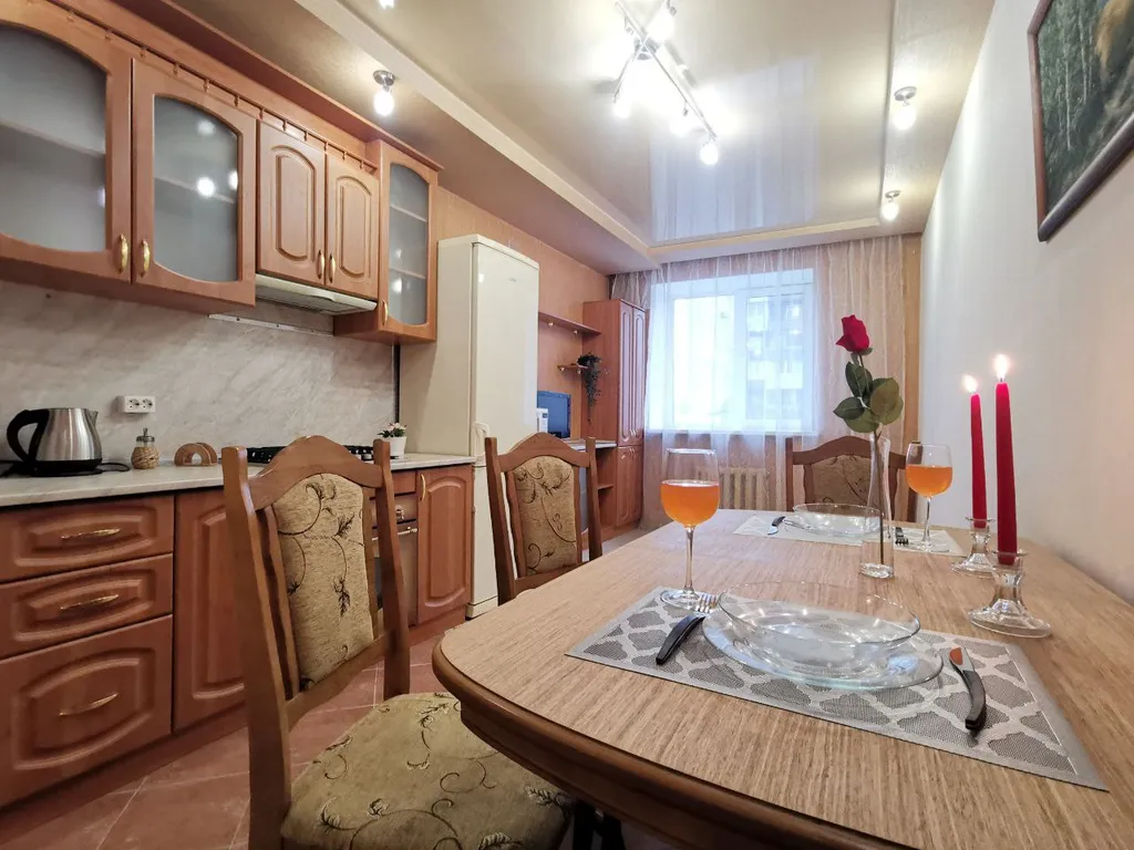 Квартира двухкомнатная в Самарском, 70 м², Самара — кухня, фото 2