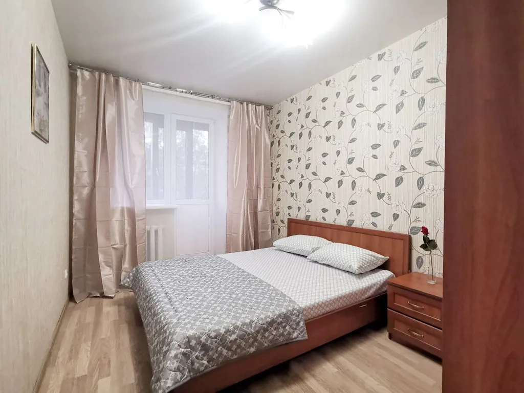 Квартира двухкомнатная в Самарском, 70 м², Самара — спальня, фото 2