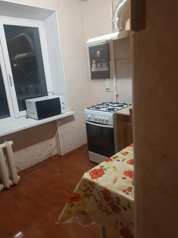 Квартира однокомнатная на улице Кузнечной, 35 м², Пятигорск — кухня, фото 2