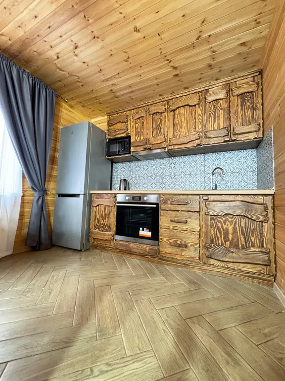 Коттедж 9-местный на улице Хвойной, 110 м², Шерегеш — кухня, фото 3
