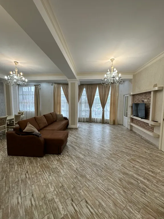 Квартира 4-комн на улице Титова, 120 м², Ессентуки — фото 15
