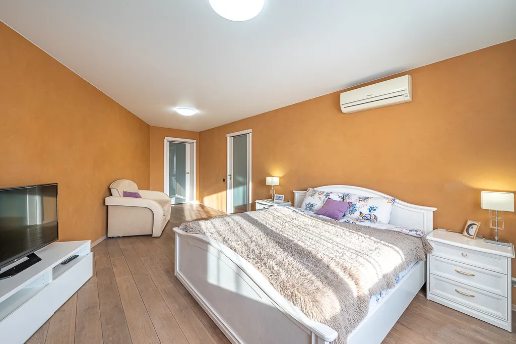 Апартаменты 4-комн в Ленинском, 150 м², Екатеринбург — фото 11
