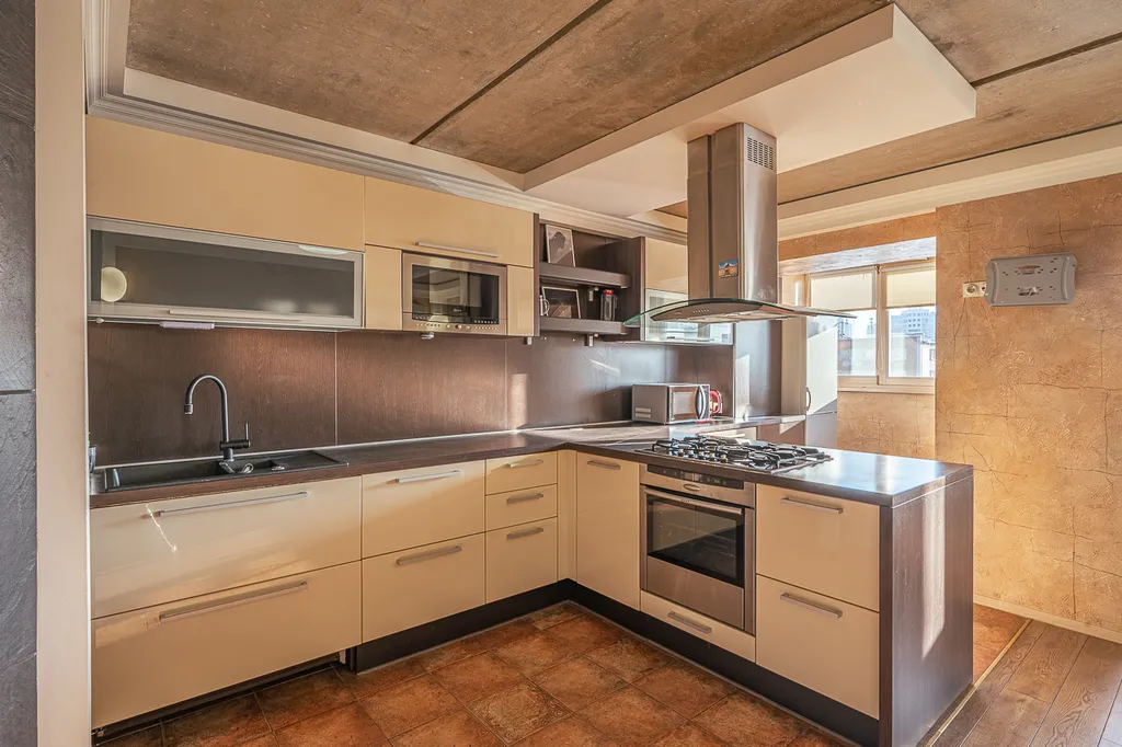 Апартаменты 4-комн в Ленинском, 150 м², Екатеринбург — фото 17