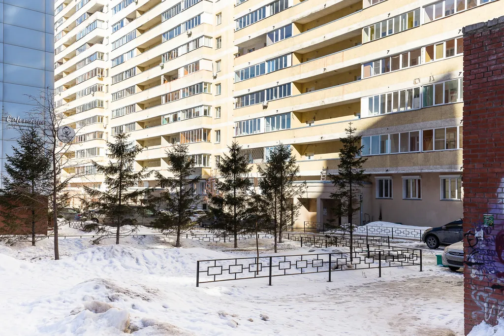 Квартира однокомнатная у Студенческой, в Ленинском, 43 м², Новосибирск — двор, фото 2