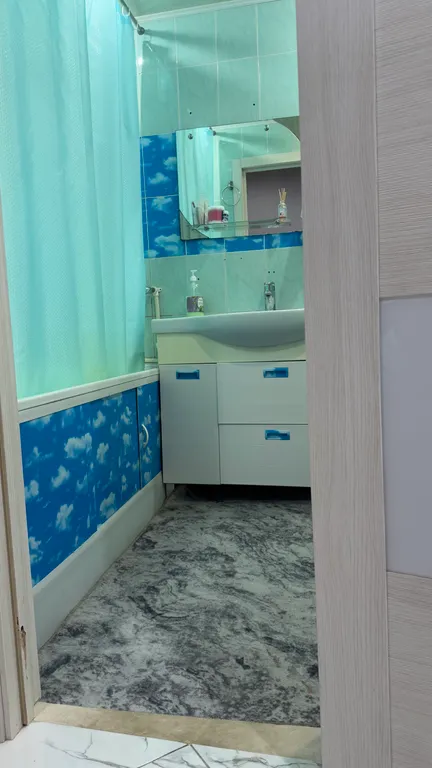 Квартира двухкомнатная на улице Псковской, 70 м², Великий Новгород — ванная комната