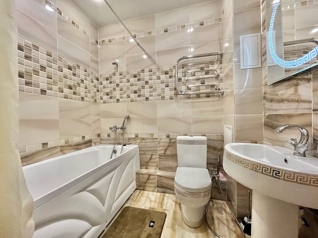 Апартаменты трёхкомнатные в Вахитовском, 100 м², Казань — ванная комната