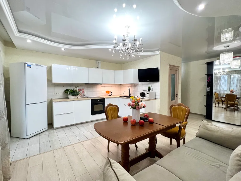 Апартаменты трёхкомнатные в Вахитовском, 100 м², Казань — кухня