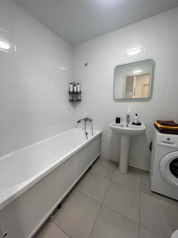 Квартира однокомнатная на улице Лескова, 36 м², Ярославль — ванная комната
