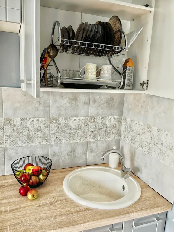 Студия однокомнатная в Куйбышевском, 40 м², Иркутск — кухня, фото 8