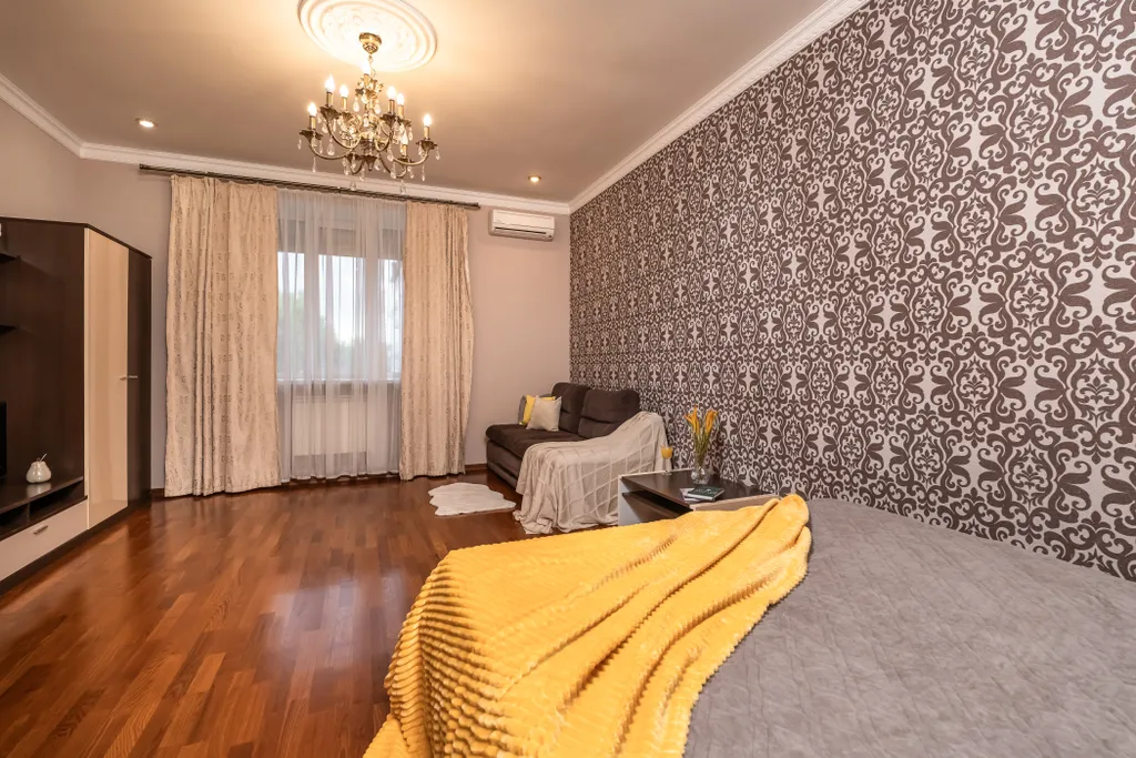 Квартира однокомнатная у Площади Габдуллы Тукая, в Вахитовском, 51 м², Казань — спальня, фото 7