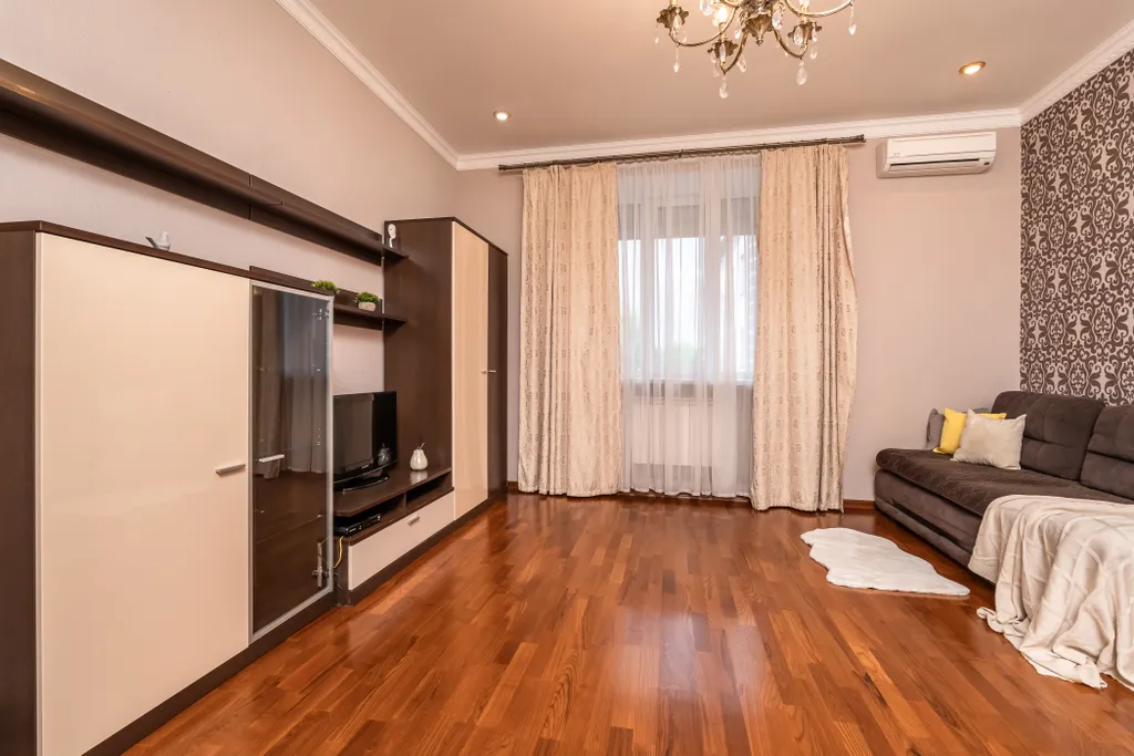 Квартира однокомнатная у Площади Габдуллы Тукая, в Вахитовском, 51 м², Казань — спальня, фото 3