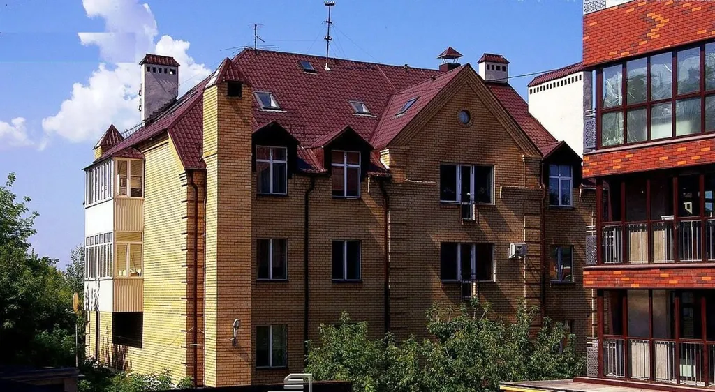 Квартира однокомнатная у Площади Габдуллы Тукая, в Вахитовском, 51 м², Казань — двор