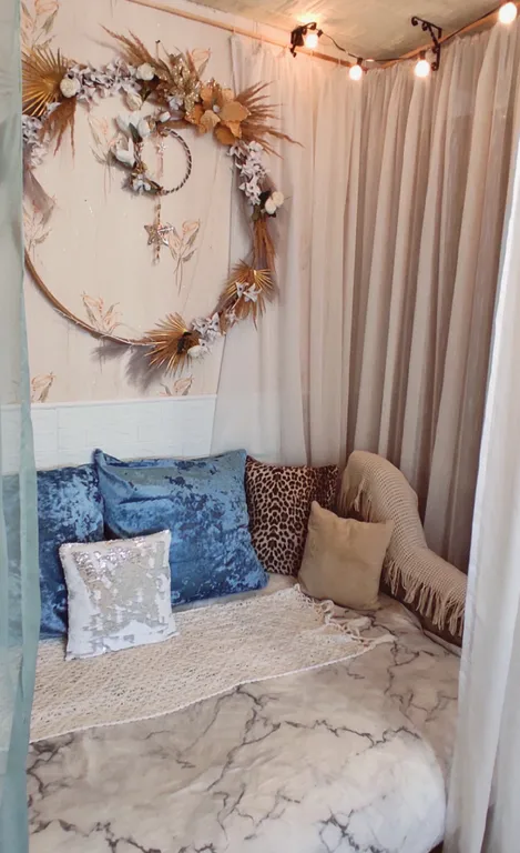 Квартира двухкомнатная на улице Юбилейной, 45 м², Псков — спальня, фото 3