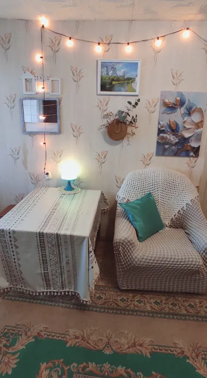 Квартира двухкомнатная на улице Юбилейной, 45 м², Псков — спальня, фото 5