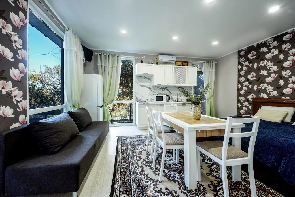 Домик на горе Ахун у моря