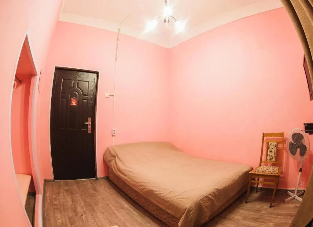Уютный номер эконом в шаговой доступности от метро и вокзала — МК "Old Flat" на Лиговском проспекте, фото 1 из 4