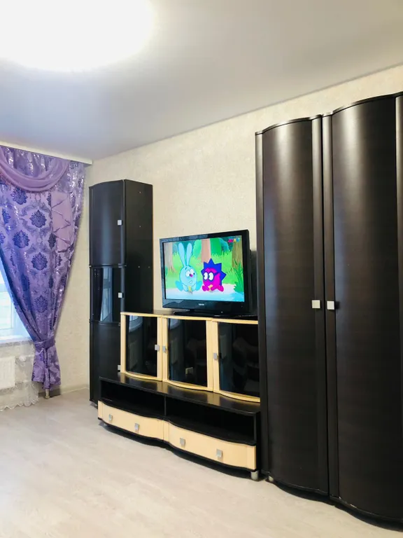 Квартира трёхкомнатная на улице Ворошилова, 84 м², Великий Новгород — фото 14