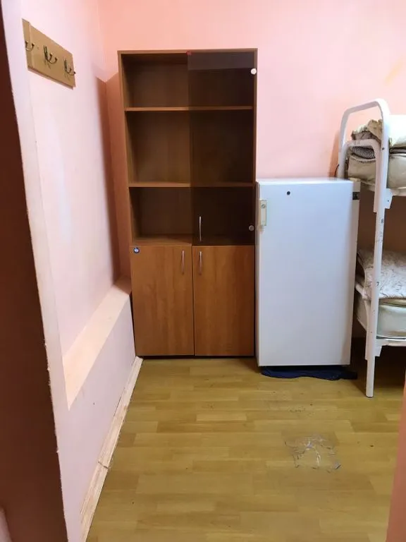 Многоместный мужской номер эконом (душ/туалет общий)