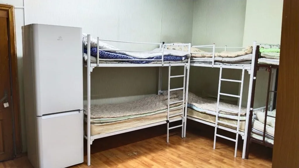 Многоместный мужской номер эконом (душ/туалет общий)