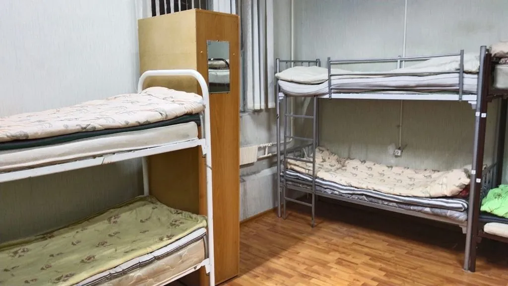 Многоместный мужской номер эконом (душ/туалет общий)