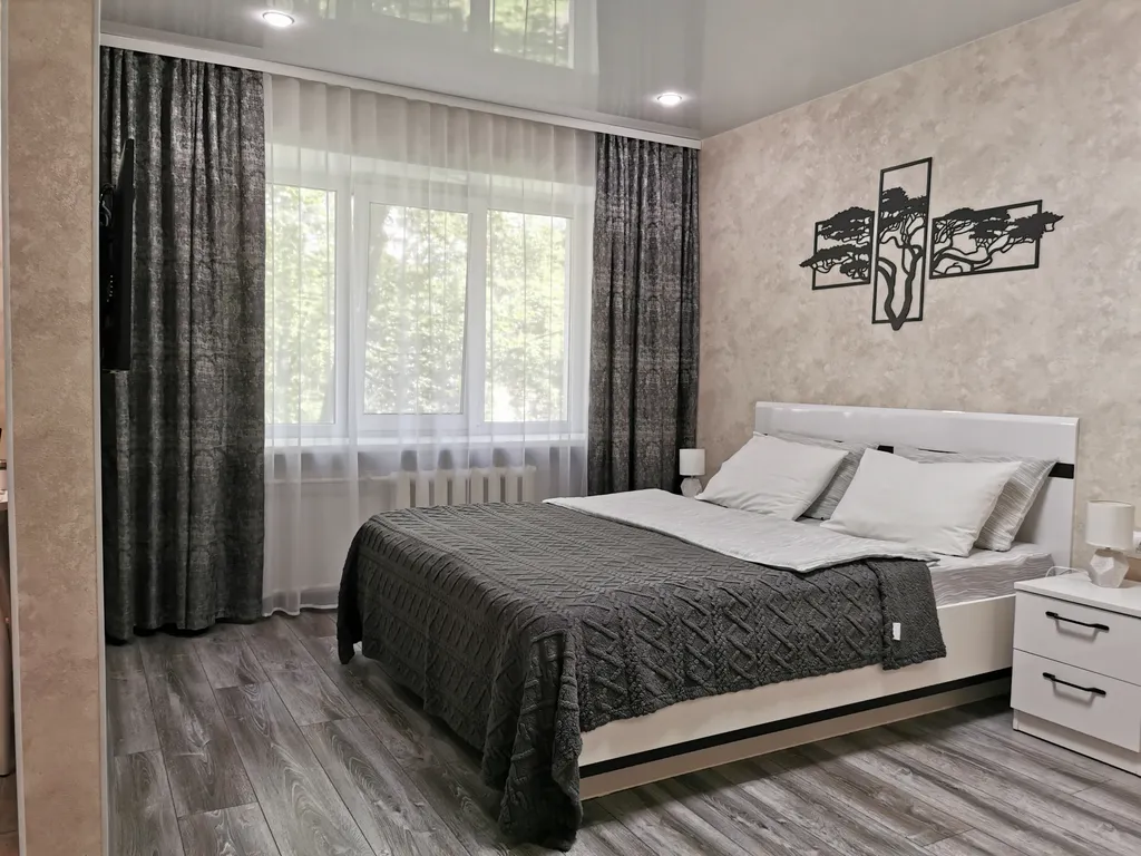 Квартира однокомнатная на набережной реки Великой, 33 м², Псков — спальня, фото 3