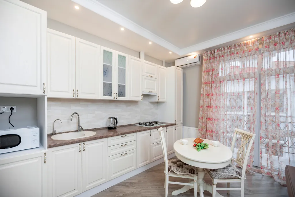 Апартаменты однокомнатные на улице Мире, 50 м², Геленджик — кухня, фото 2