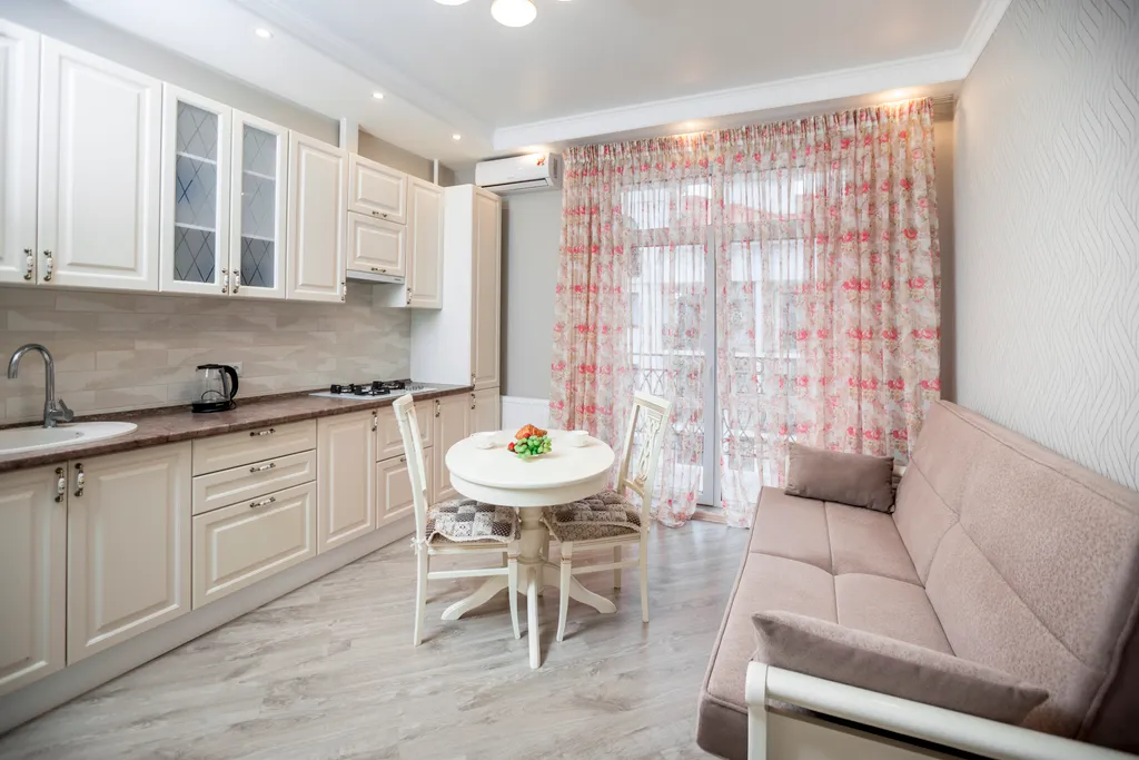 Апартаменты однокомнатные на улице Мире, 50 м², Геленджик — кухня, фото 3