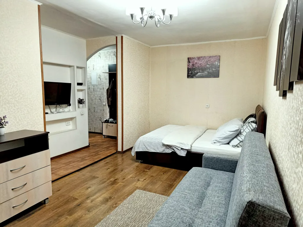 Квартира однокомнатная на улице Свердлова, 39 м², Ярославль — спальня, фото 2