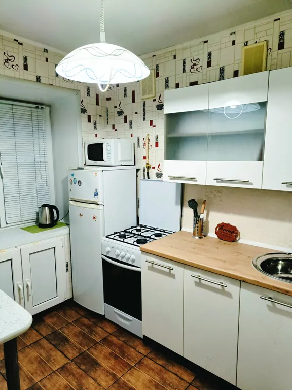 Квартира однокомнатная на улице Свердлова, 39 м², Ярославль — кухня