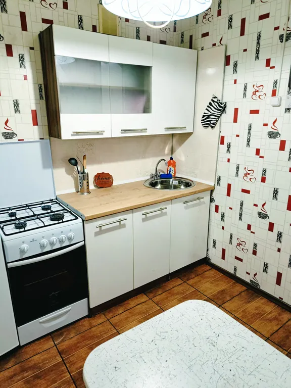 Квартира однокомнатная на улице Свердлова, 39 м², Ярославль — кухня, фото 3