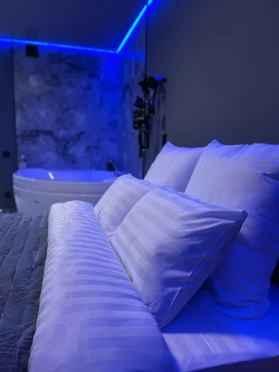 Апартамент для романтических встреч с джакузи