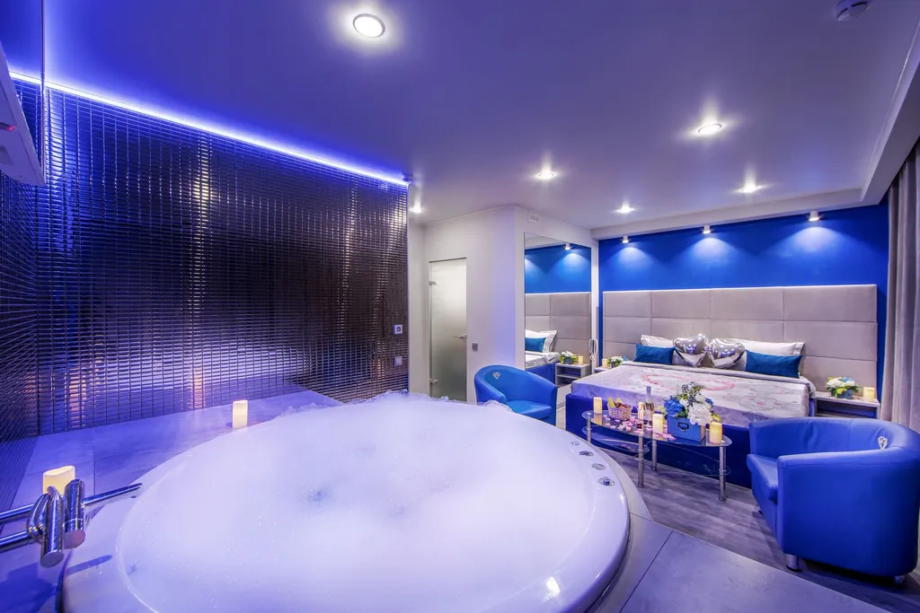 Двухместный номер с 1 кроватью люкс с джакузи или ванной-чашей