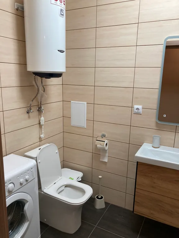 Квартира трёхкомнатная на улице Александра Козицына, 67 м², Верхняя Пышма — фото 6