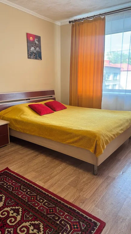 Квартира однокомнатная на улице Полины Осипенко, 36 м², Томск — спальня, фото 2
