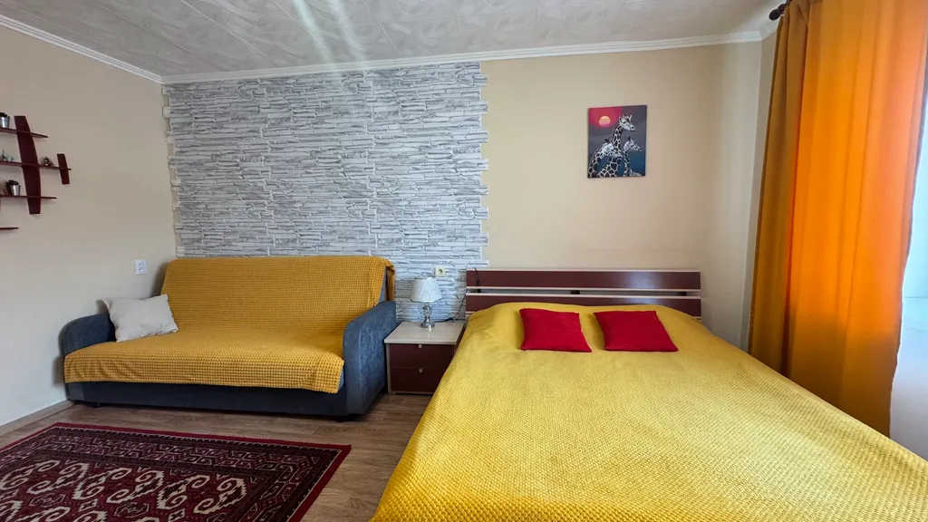 Квартира однокомнатная на улице Полины Осипенко, 36 м², Томск — спальня, фото 3