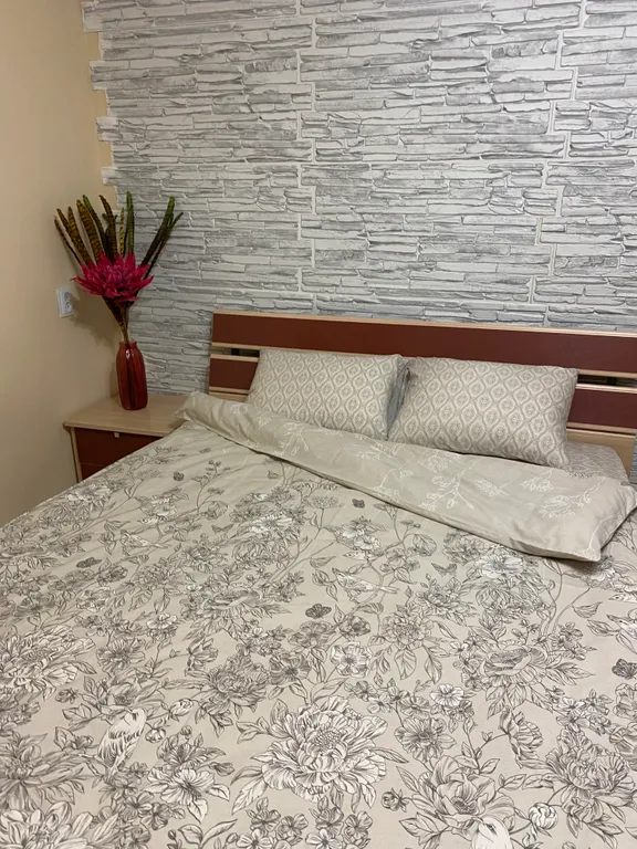 Квартира однокомнатная на улице Полины Осипенко, 36 м², Томск — спальня, фото 5