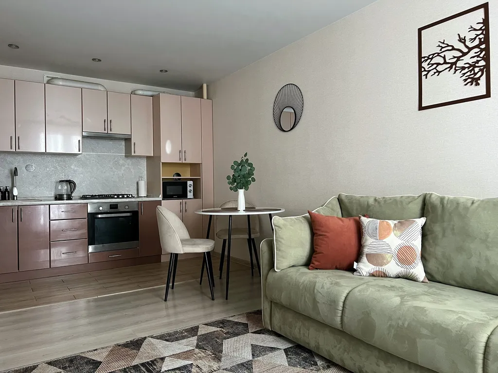 Апартаменты однокомнатные на улице Быстрецкой, 45 м², Рязань — кухня, фото 3