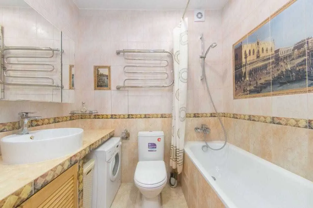 Апартаменты трёхкомнатные у метро Мякинино, 100 м², Красногорск — ванная комната, фото 3