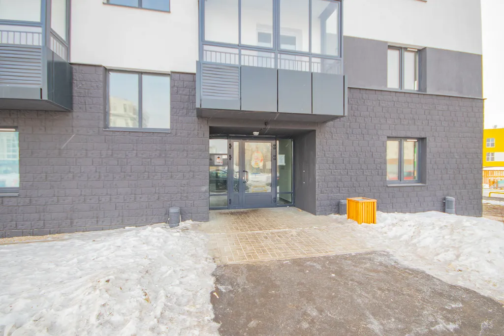 Квартира однокомнатная в Академическом, 38 м², Екатеринбург — двор, фото 3