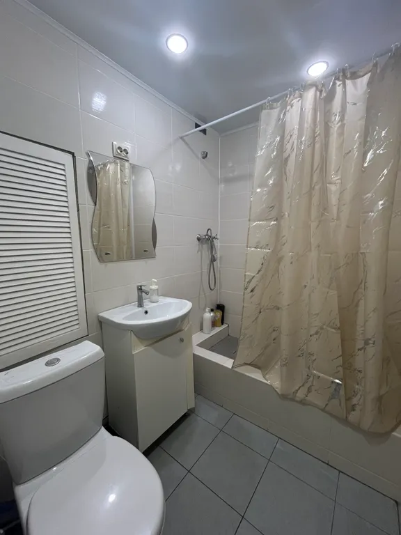 Квартира 4-комн на улице Московской, 63 м², Псков — ванная комната