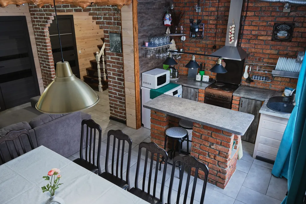 Дом 10-местный на улице Грозовой, 160 м², Шерегеш — кухня, фото 2