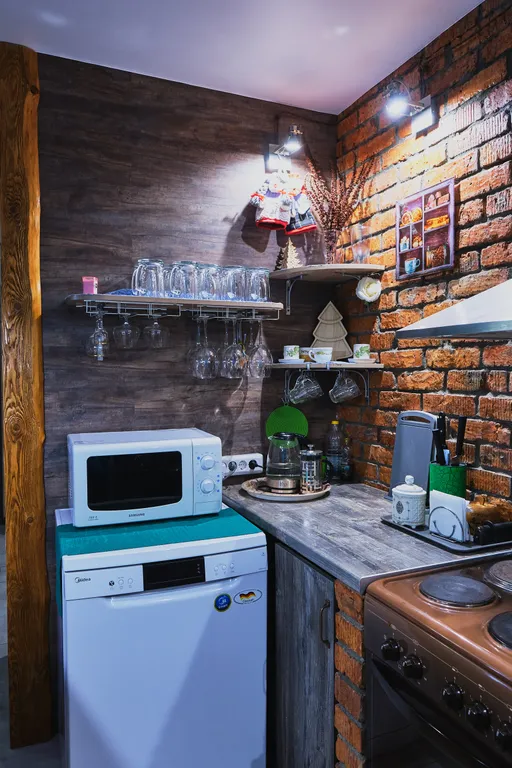 Дом 10-местный на улице Грозовой, 160 м², Шерегеш — кухня, фото 5