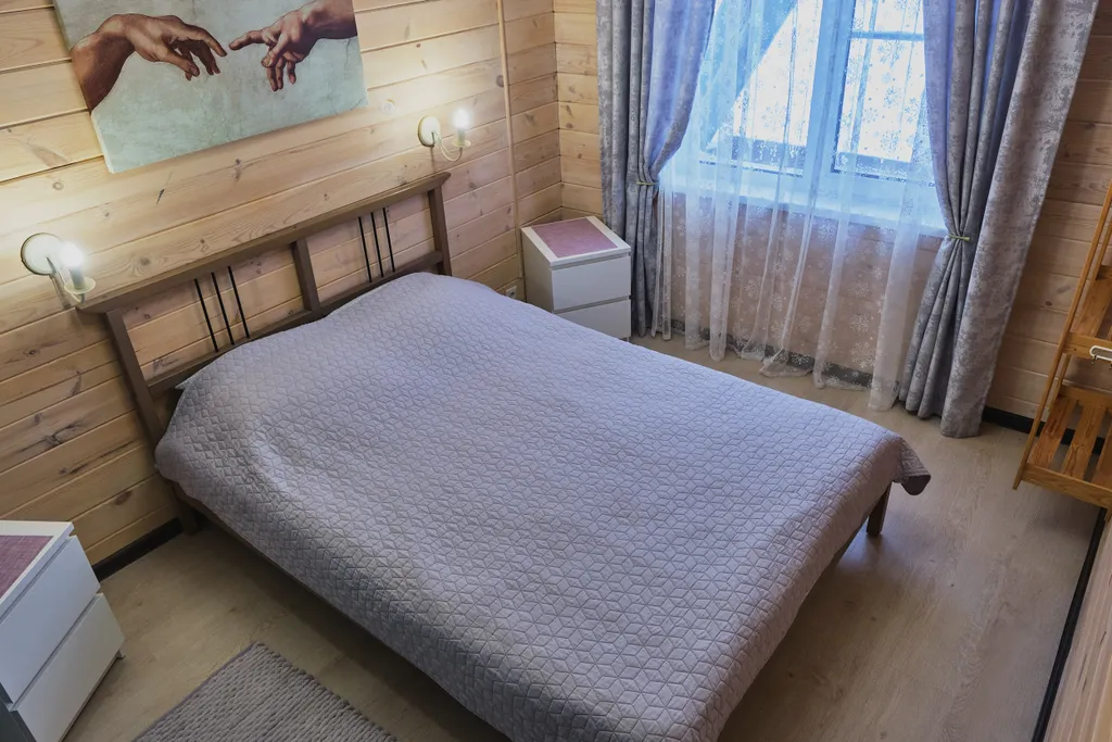 Дом 10-местный на улице Грозовой, 160 м², Шерегеш — спальня, фото 5