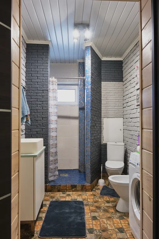 Дом 10-местный на улице Грозовой, 160 м², Шерегеш — ванная комната, фото 3