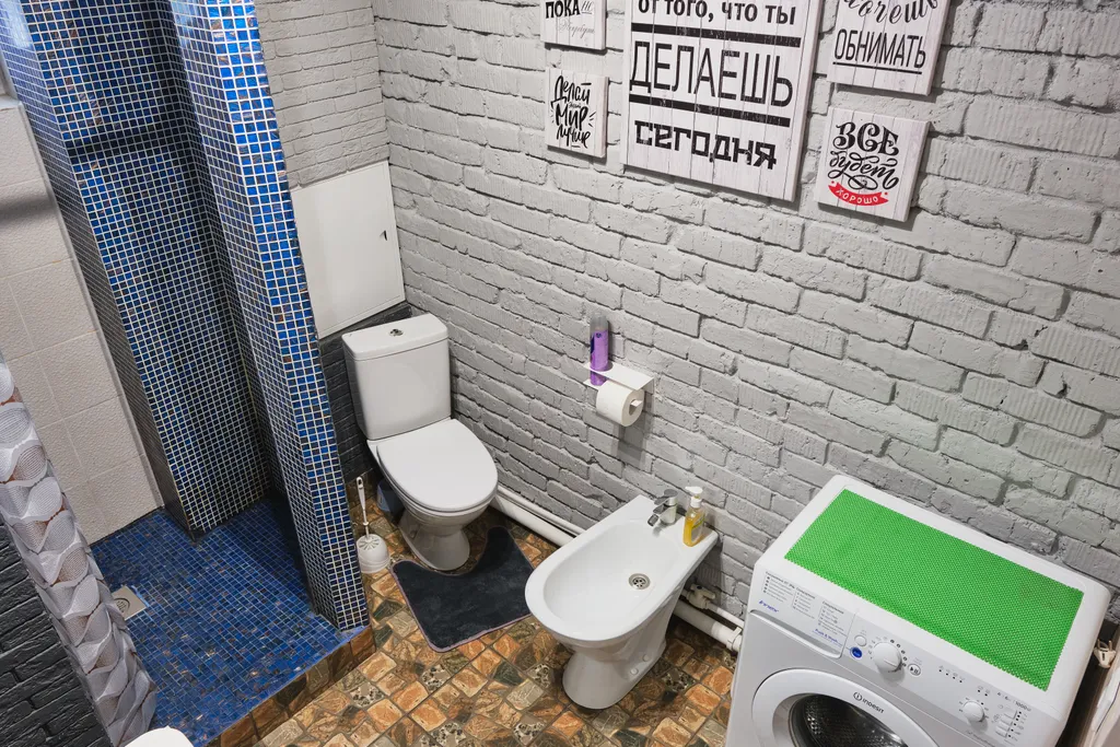 Дом 10-местный на улице Грозовой, 160 м², Шерегеш — ванная комната, фото 4