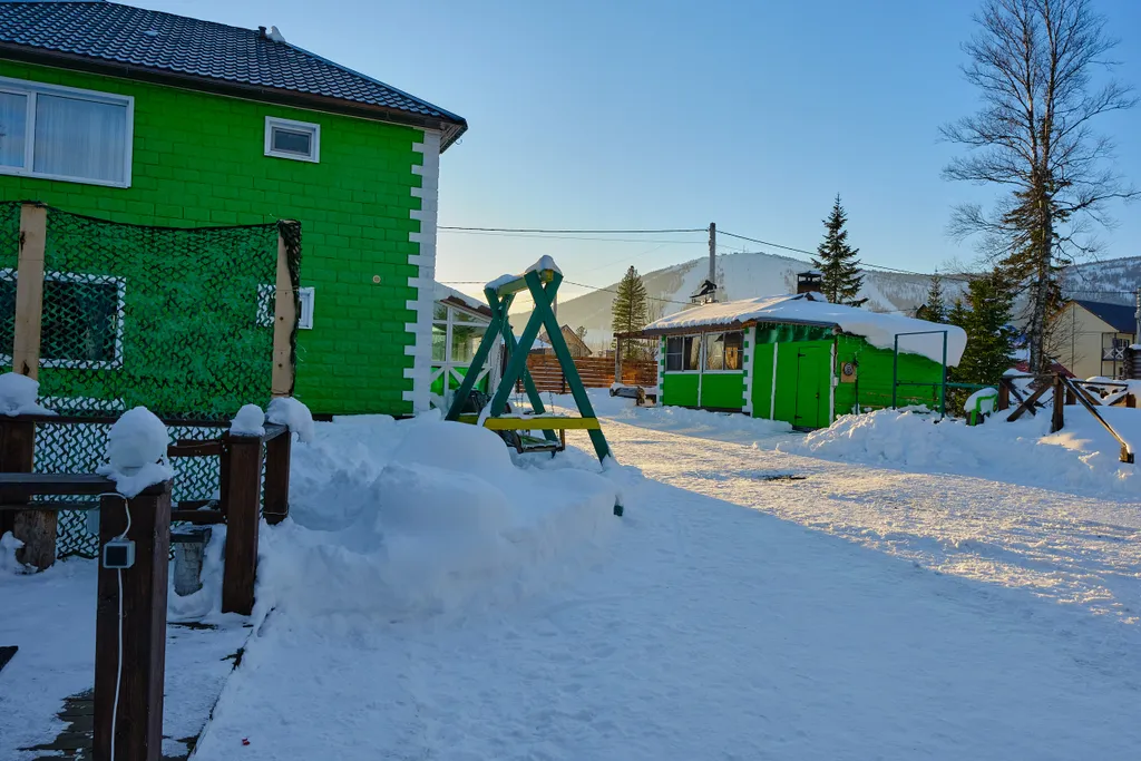 Дом 10-местный на улице Грозовой, 160 м², Шерегеш — двор, фото 4