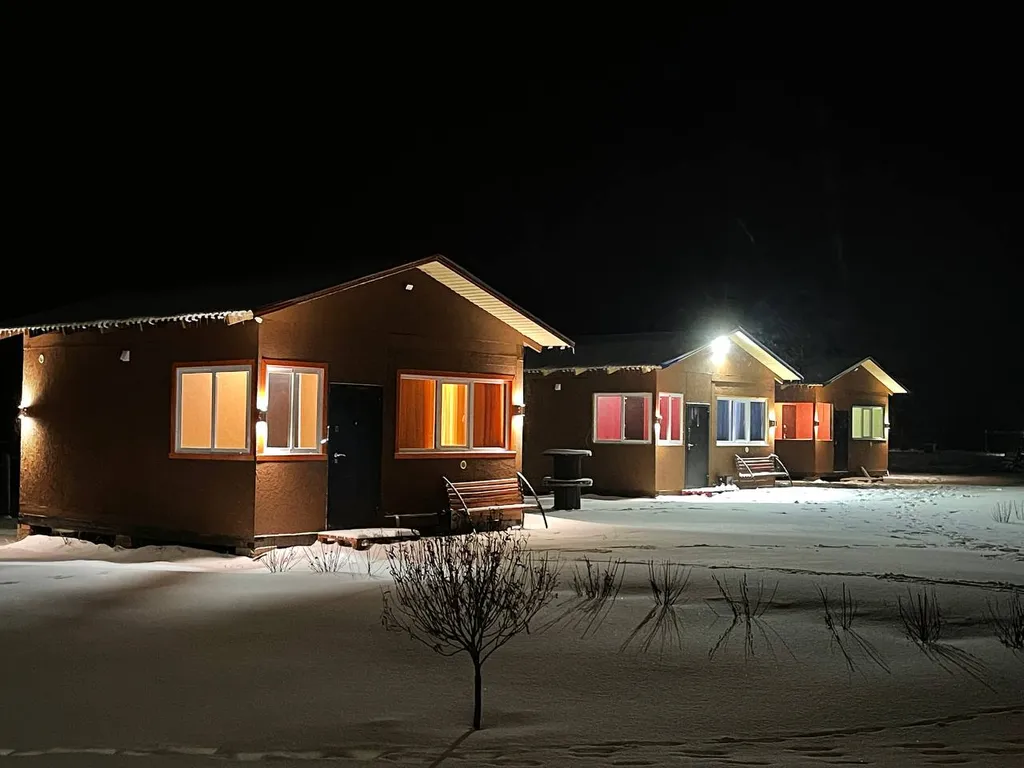 Дом оранжевый