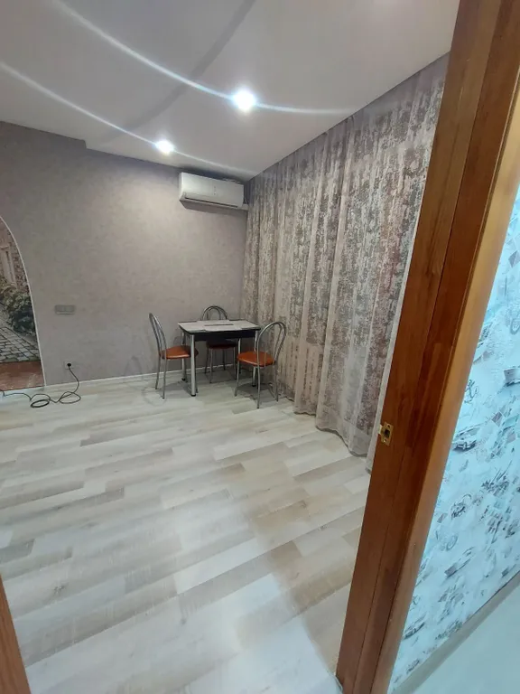 Квартира двухкомнатная на улице Максима Горького, 50 м², Бор — фото 4