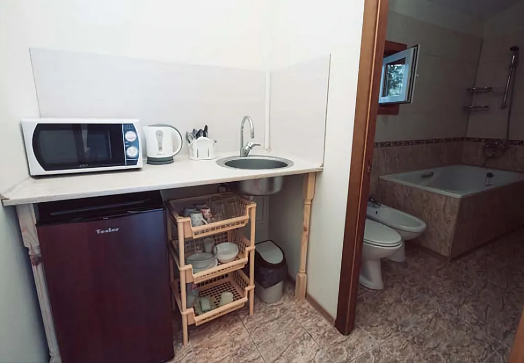 Коттедж-студия с бассейном