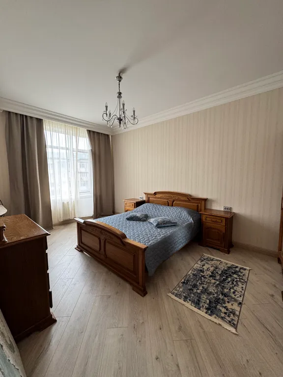Квартира трёхкомнатная на улице Махачкалинской, 64 м², Каспийск — спальня, фото 2